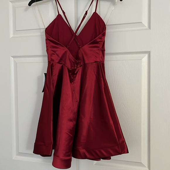 Dress - Picture 3 of 3